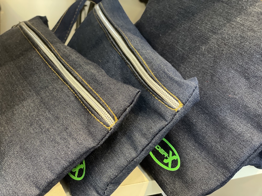 Astucci e pochette Under-X